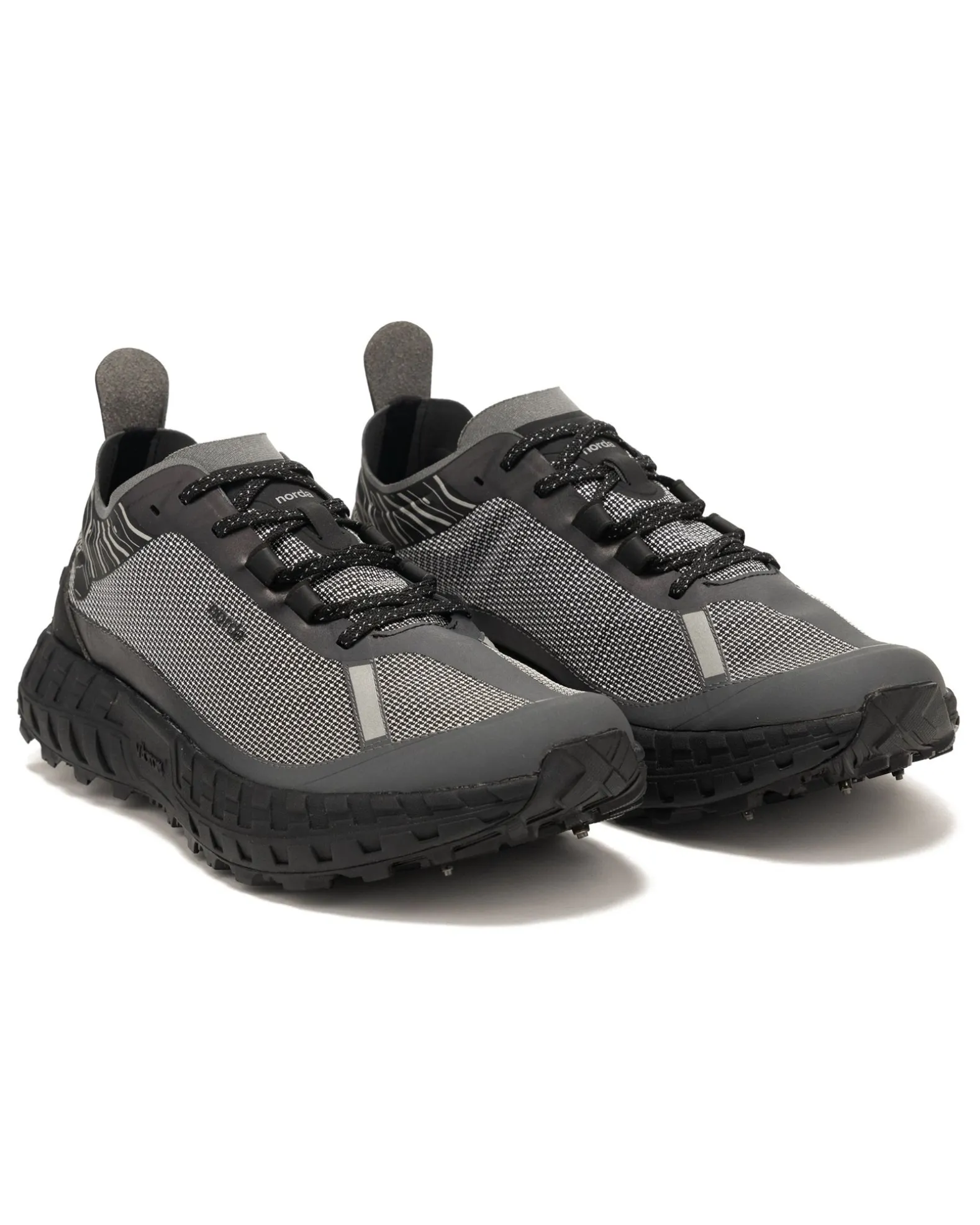 001 G+® Spike Black