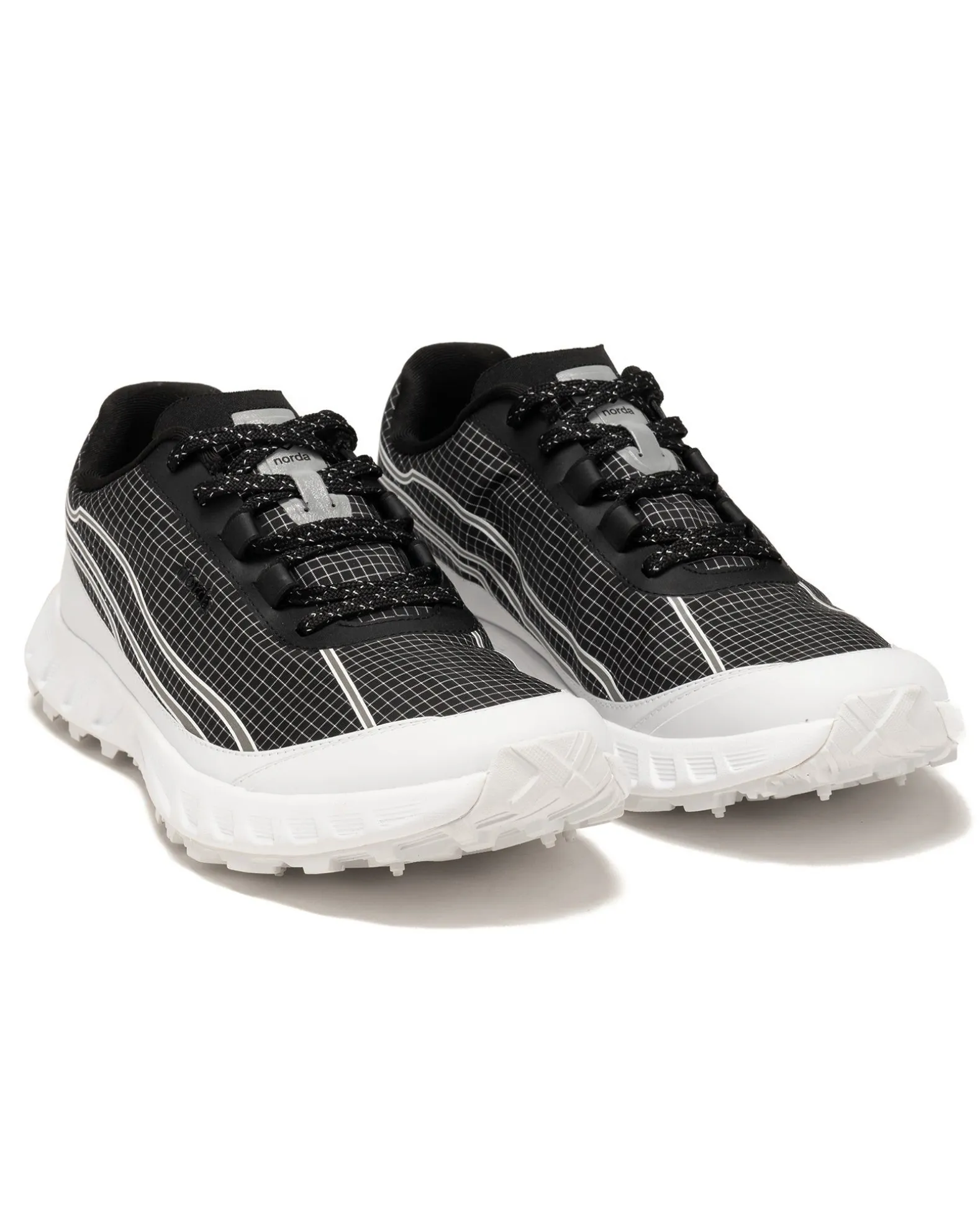 002 Summit Black