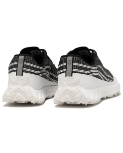 002 Summit Black