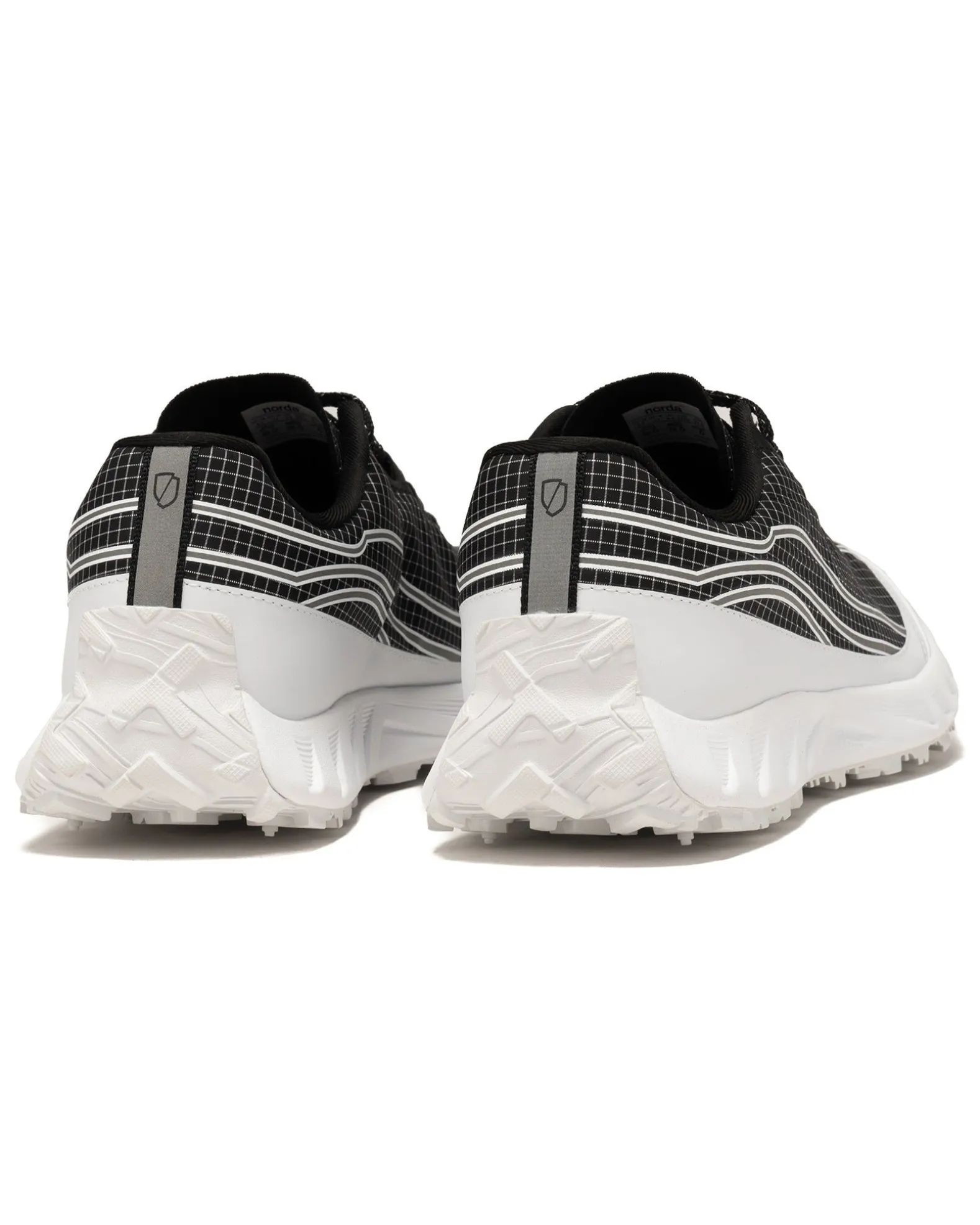 002 Summit Black
